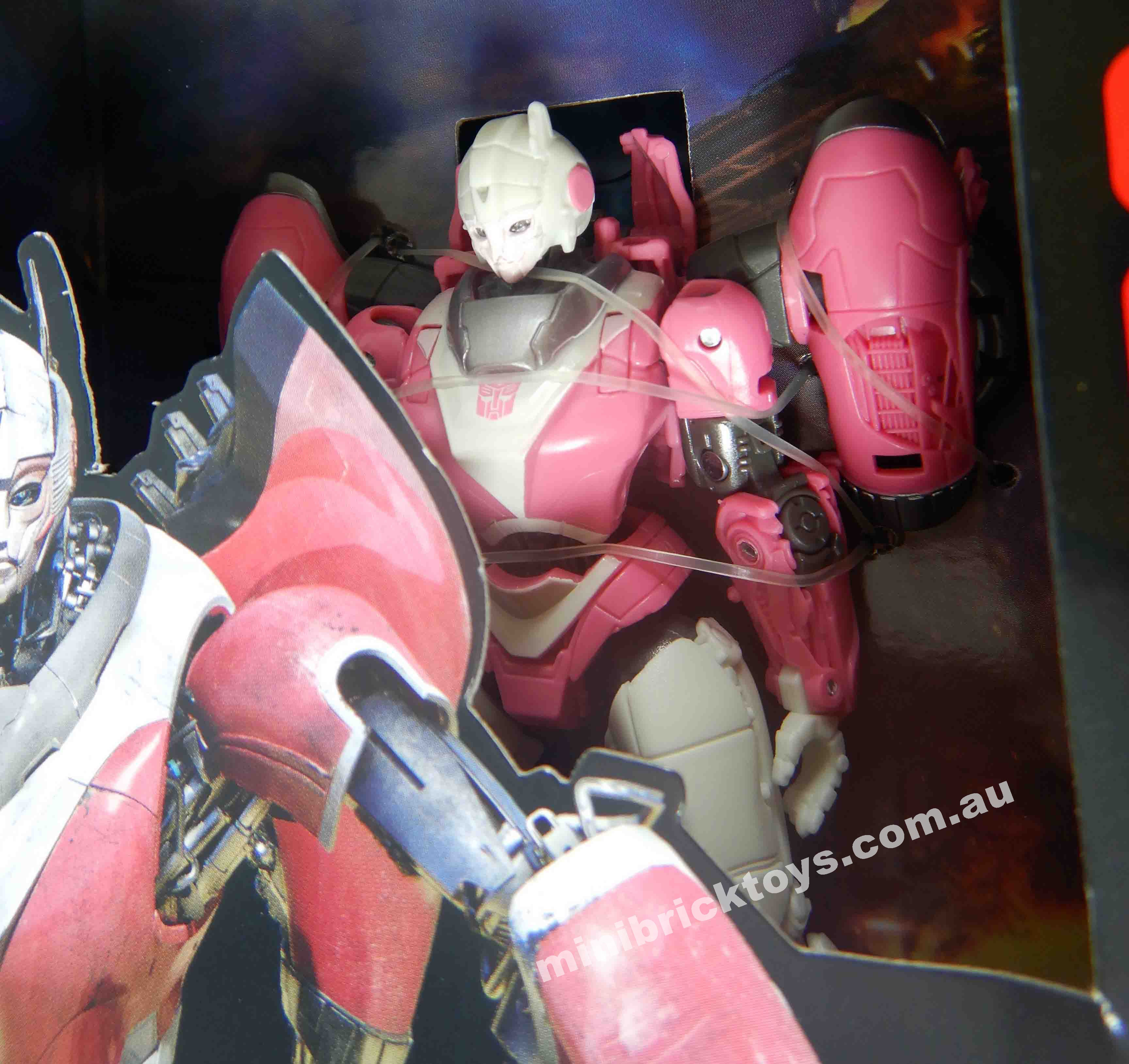 Transformers Studio Series #85 ARCEE Deluxe Class The Bumblebee Movie